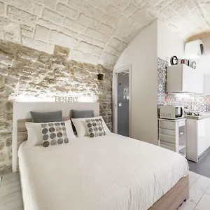  Apartment San Nicola Old Town Casatuabari