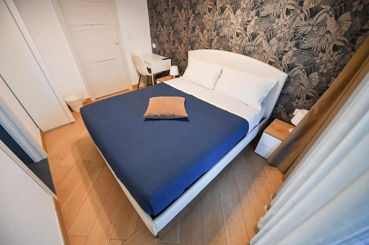 Hotel Karol Bari Airport 0*,